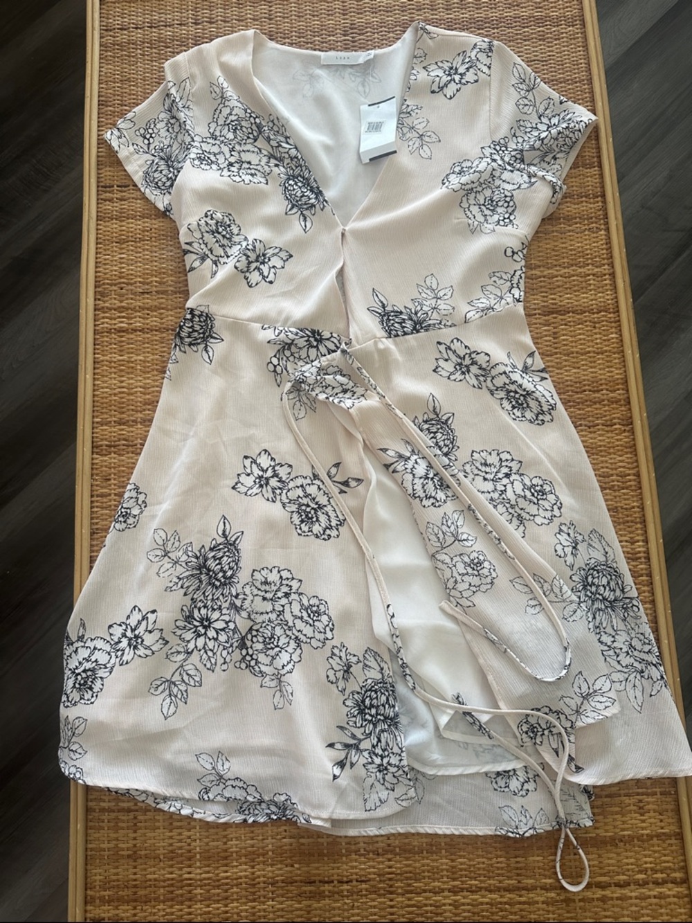 Nordstrom Lush Cream Floral V-Neck Midi Dress